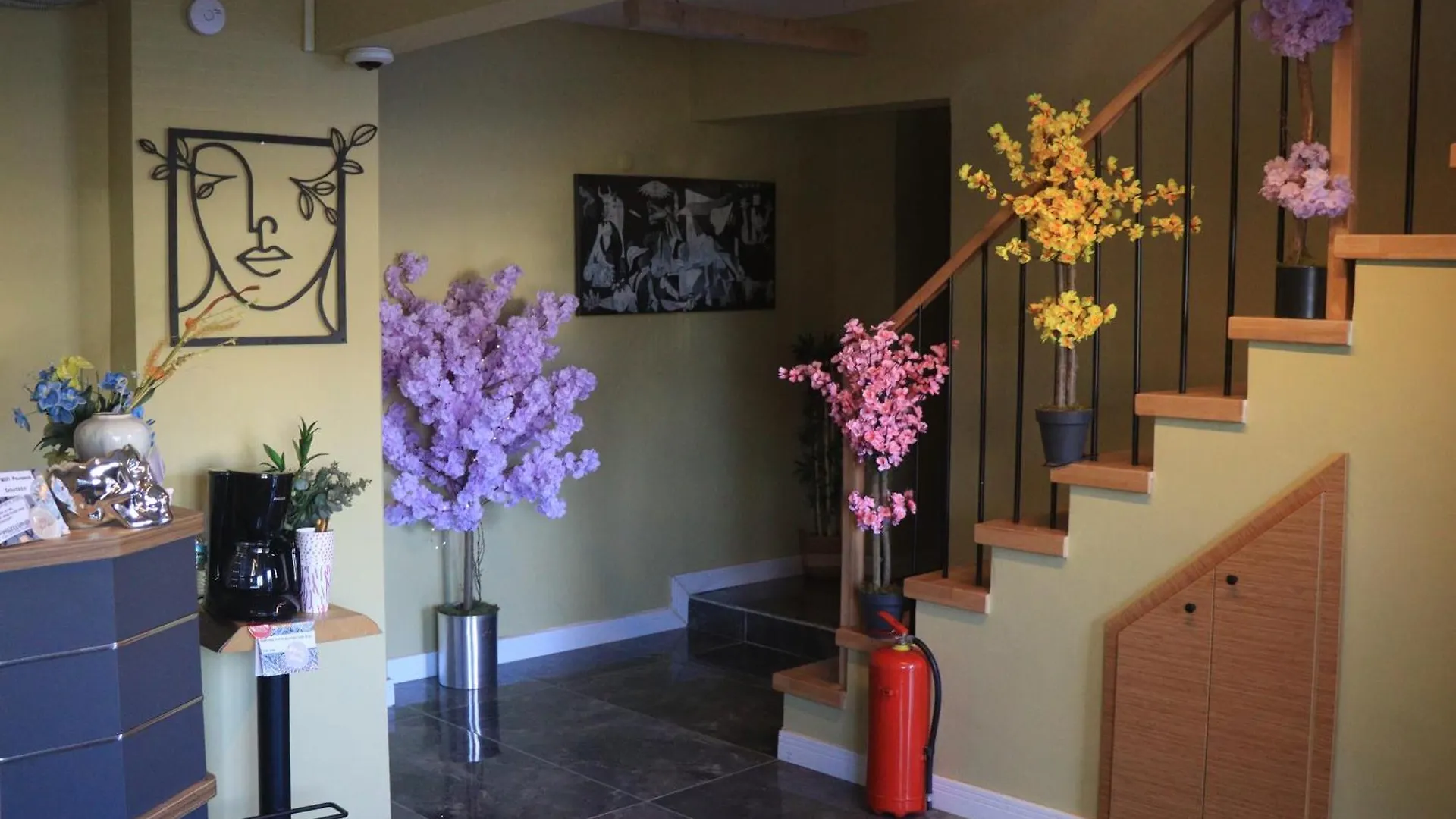 Bed & Breakfast Zelle Airport Boutique Hotel Tayakadin