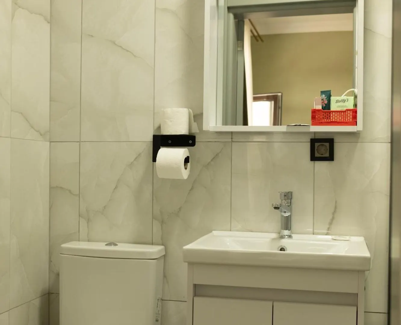 Zelle Airport Boutique Hotel Tayakadin